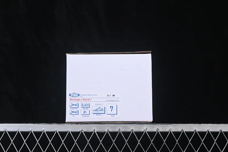 All categories Vans Vans series Vans Low Vans low-top Revenge x Storm Old Skool Lightning joint low-top casual sneakers black and white